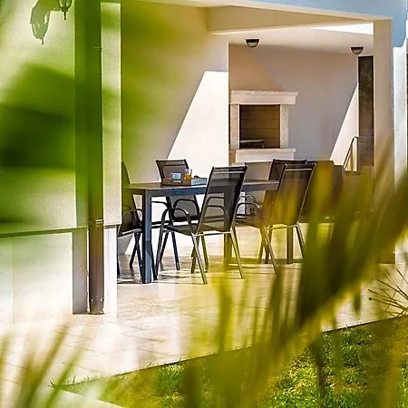מלון In Sveti Lovrec With Private Pool Beaches רייקה