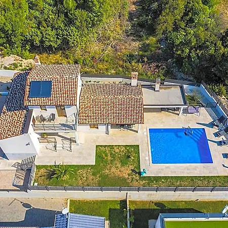 In Sveti Lovrec With Private Pool Beaches רייקה