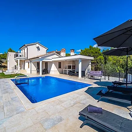 In Sveti Lovrec With Private Pool Beaches מלון 3*