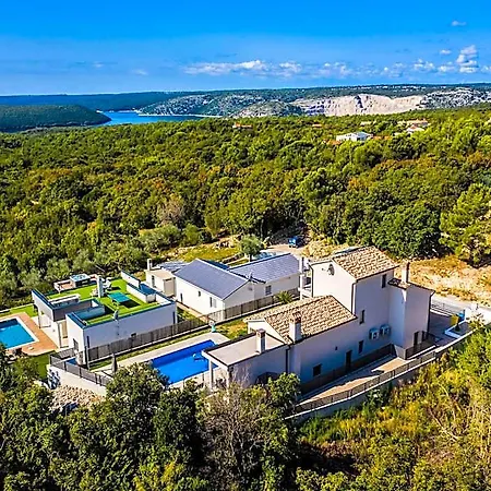 In Sveti Lovrec With Private Pool Beaches